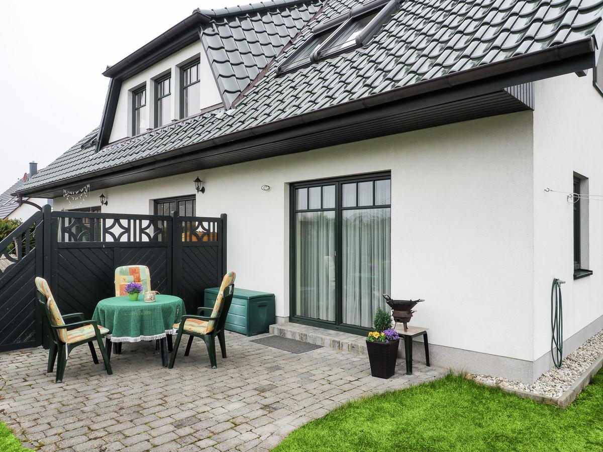 Modern Apartment In Kuhlungsborn With Garden Exterior photo